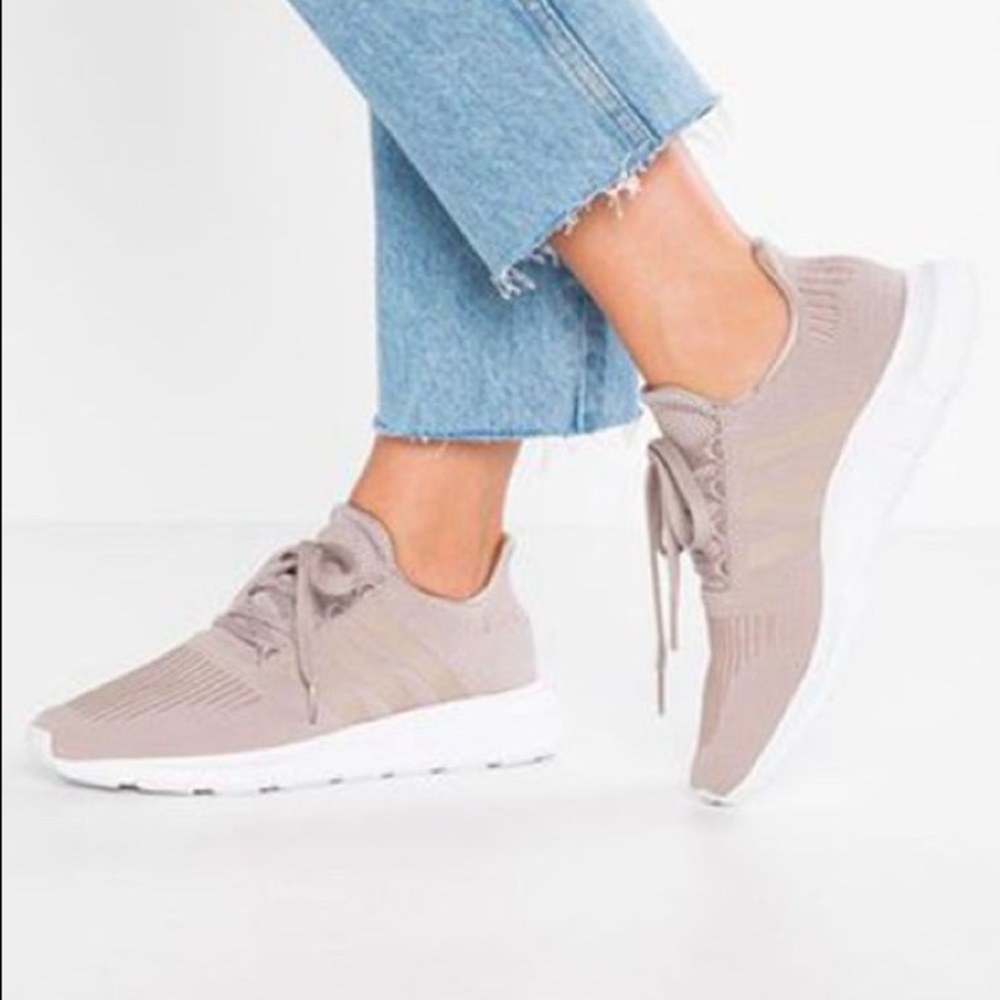 Adidas swift run
